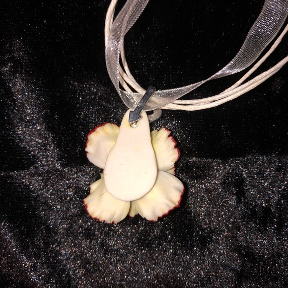 Hand Sculpted Porcelain Flower Necklace - Picture 5 of 6